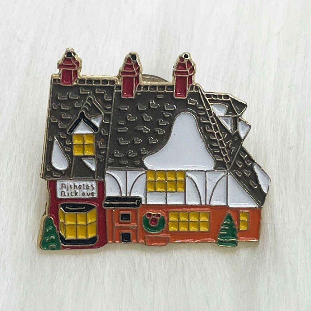 🔮‎ 5/$25 Vintage 1992 Nicholas Nickleby Dept 56 Christmas Home Pin